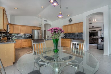 008-Kitchen