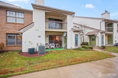 305 Sunshine Ct, Parlin, NJ 08859 - photo 2