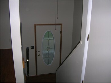 Entry/Foyer.