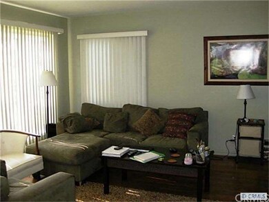 Living rm. with lots of windows...