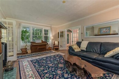 Living area to entertain or enjoy yourself