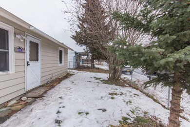04. Front Yard.jpg
