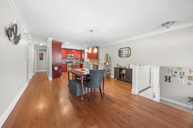 573 Maple Ave, Lisle, IL 60532 - photo 3