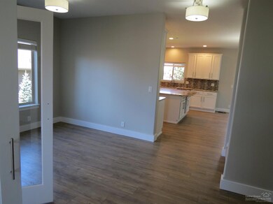 2408 SW 39th St, Redmond, OR 97756 - photo 5