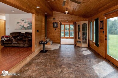 761 N Luke - Front entry