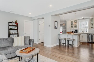 11-Living Room to Kitchen