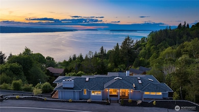 A view that steals the show—this home comes with a stunning Sound backdrop you’ll never want to leave. Your private slice of paradise awaits!