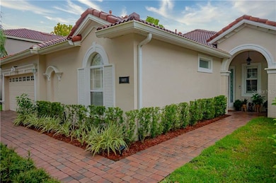 11837 Via Lucerna Cir, Windermere, FL 34786 - photo 3