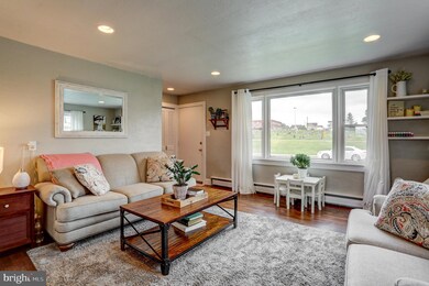 262 Locust St, New Holland, PA 17557 - photo 3