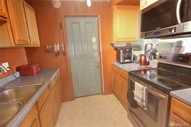 1409 S 259th St, Des Moines, WA 98198 - photo 2