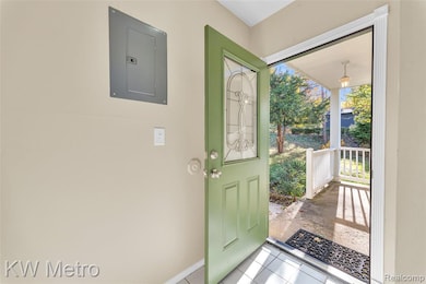 Tiled foyer entrance