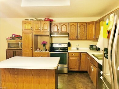 Very open kitchen and dining area