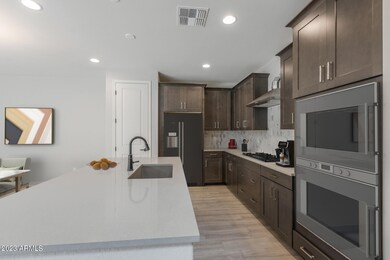8)KITCHEN