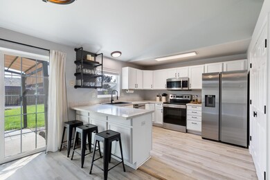 3246 SW Newberry Ave, Redmond, OR 97756 - photo 5