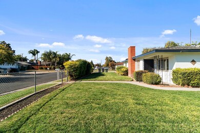 1412 W Dorothea Visalia CA39