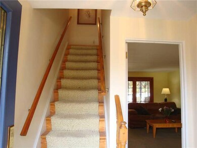 Entry/Foyer.