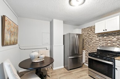 2126 Aldrich Ave N, Minneapolis, MN 55411 - photo 3