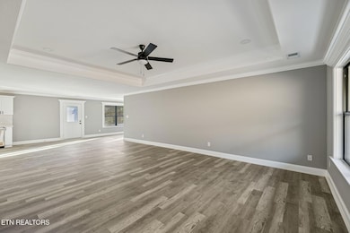 370 Flora Dr, Lenoir City, TN 37771 - photo 6