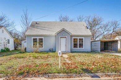 905 N Howeth St, Gainesville, TX 76240 - photo 2