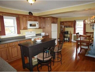 26 Myrtle Ave, Newburyport, MA 01950 - photo 6