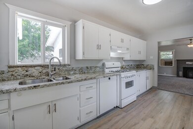 5536WillowRd-5