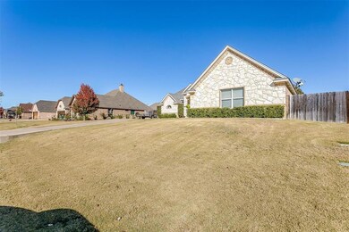2821 Willow Ridge Cir, Granbury, TX 76049 - photo 4