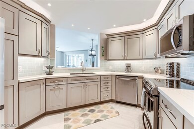 4183 Bay Beach Ln unit 375, Fort Myers Beach, FL 33931 - photo 5