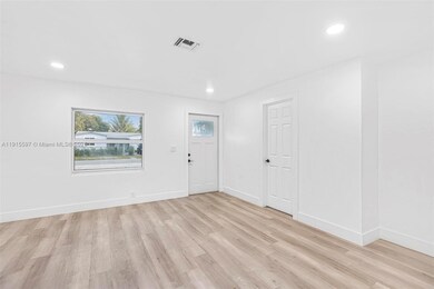 216 NE 160th St, Miami, FL 33162 - photo 5