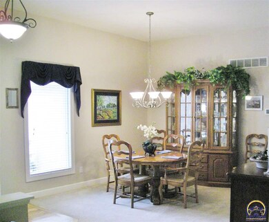 3628 SW Spring Hill Dr, Topeka, KS 66614 - photo 5