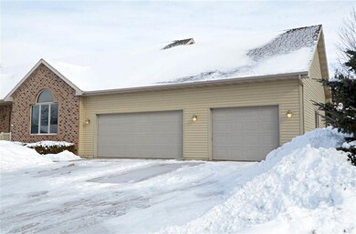 470 Cledell St, Oregon, WI 53575 - photo 2