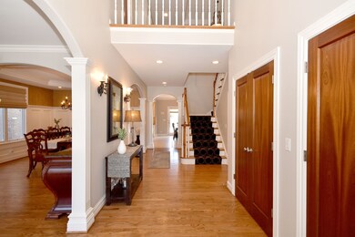 581 S Arlington Ave, Elmhurst, IL 60126 - photo 3