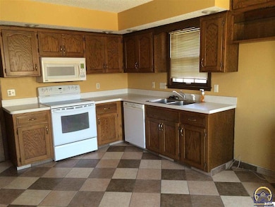 2506 SW Arrowhead Rd, Topeka, KS 66614 - photo 5