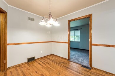 Dining rm