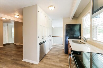 208 E 165th St, Belton, MO 64012 - photo 5