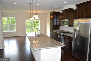 9054 Isabel Ln, Manassas Park, VA 20111 - photo 2