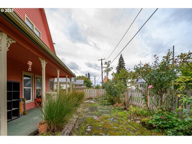 310 S Pine, Carlton, OR 97111 - photo 3