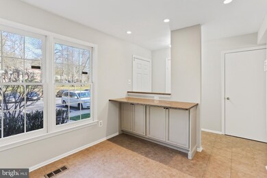 3728 Angelton Ct, Burtonsville, MD 20866 - photo 5