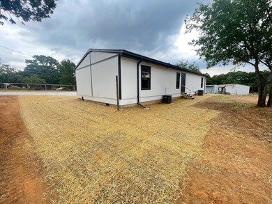 1404 Arvel Cir, Azle, TX 76020 - photo 3