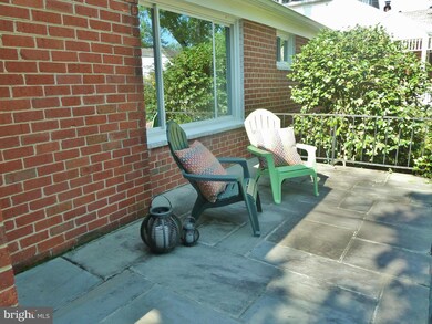 5009 Aurora Dr, Kensington, MD 20895 - photo 3