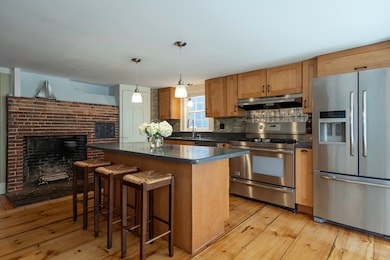 52 E Main St, Georgetown, MA 01833 - photo 4