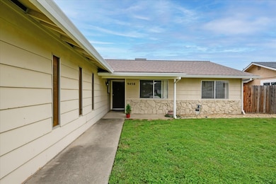 9458 Roseburg Ct, Sacramento, CA 95826 - photo 3
