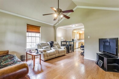 306 N Washington St, Cleburne, TX 76031 - photo 5