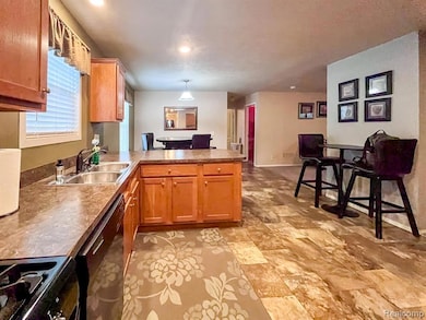 6952 Carson Dr, Romulus, MI 48174 - photo 7