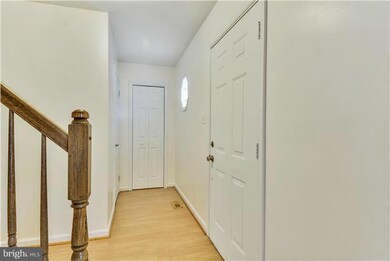 15307 Walker Branch Ct, Laurel, MD 20707 - photo 2