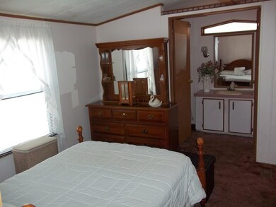 548 Kenyon Ave unit U4, Pawtucket, RI 02861 - photo 6