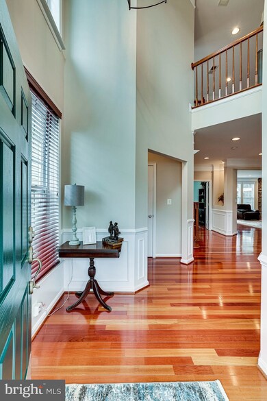 42933 Thornblade Cir, Ashburn, VA 20148 - photo 3