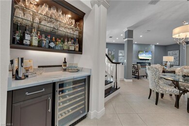 Bar to breakfast room