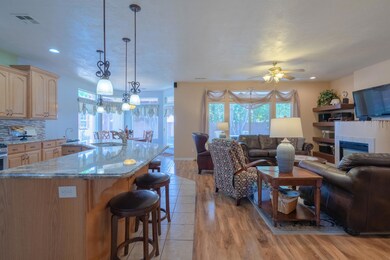 2332 E 440 N Cir-017