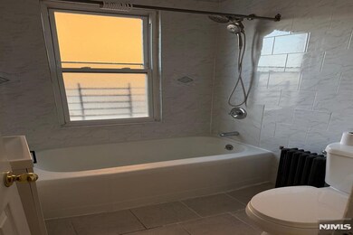 476 Main St unit 2CD flr, Fort Lee, NJ 07024 - photo 3