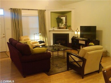 Den/Family/Great Room - Family room has hardwood f